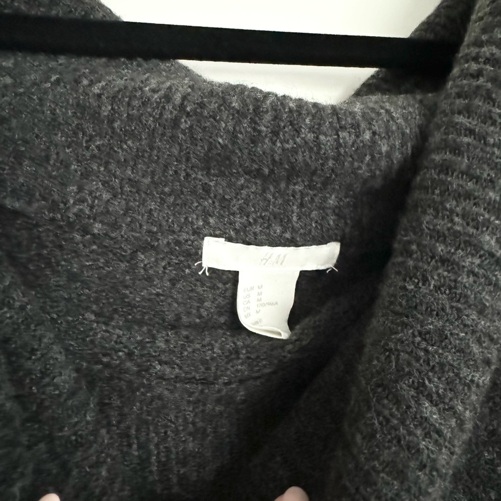 H&M Gray Sweater - Picture 5 of 5